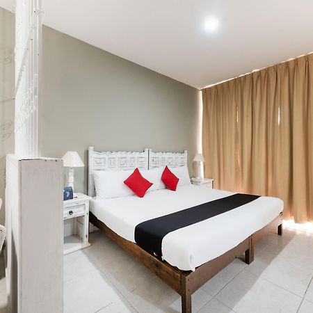Suites Internacional Сапопан Екстер'єр фото